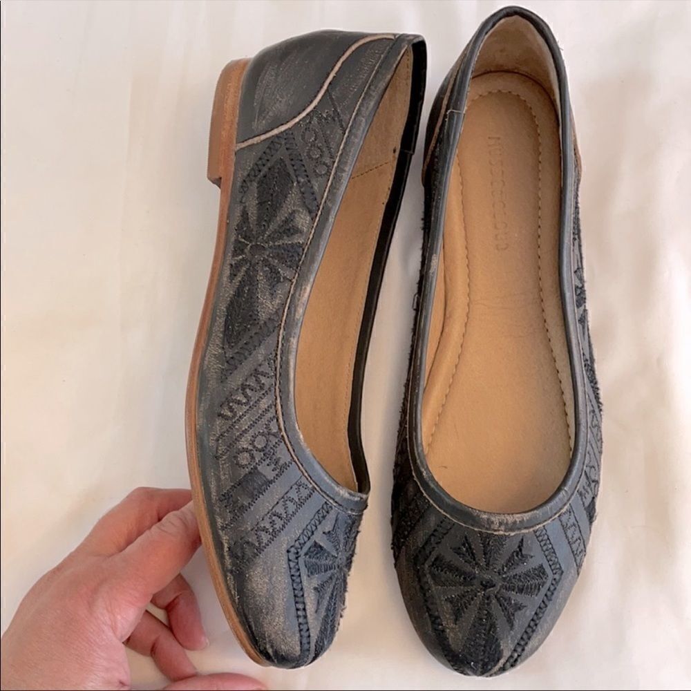 MUSSE & CLOUD DISTRESSED FLATS.   NEW. - Picture 3 of 10